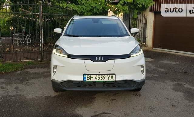 Белый Weltmeister EX5, объемом двигателя 0 л и пробегом 114 тыс. км за 14450 $, фото 7 на Automoto.ua