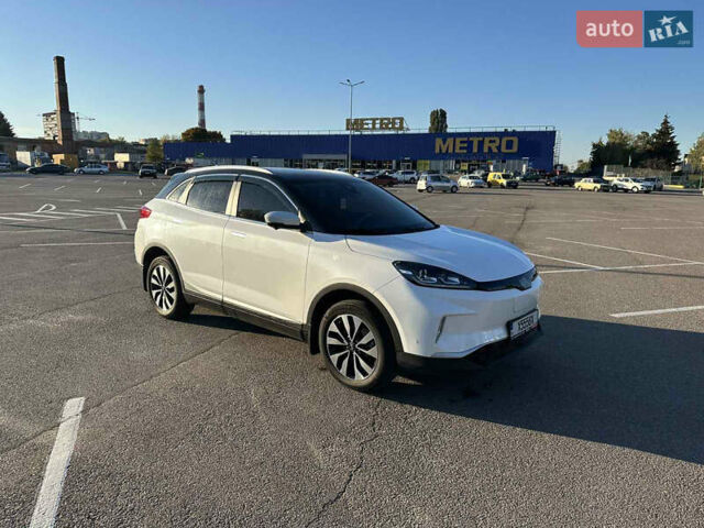 Weltmeister EX5 2019 в Житомире на Automoto.ua Белый Weltmeister EX5, объемом двигателя 0 л и пробегом 43 тыс. км за 15800 $, фото 7 на Automoto.ua