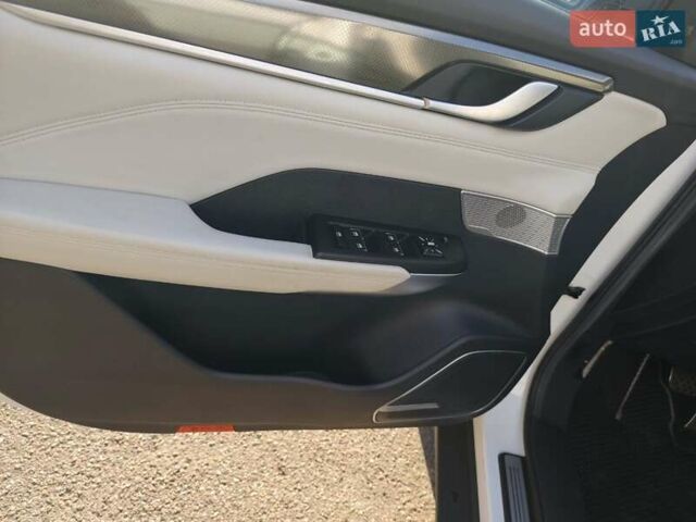 Weltmeister EX5 2019 в Одессе на Automoto.ua Белый Weltmeister EX5, объемом двигателя 0 л и пробегом 71 тыс. км за 13500 $, фото 45 на Automoto.ua