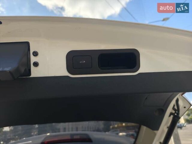 Weltmeister EX5 2019 в Одессе на Automoto.ua Белый Weltmeister EX5, объемом двигателя 0 л и пробегом 71 тыс. км за 13500 $, фото 25 на Automoto.ua