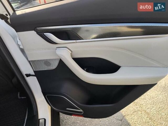 Weltmeister EX5 2019 в Одессе на Automoto.ua Белый Weltmeister EX5, объемом двигателя 0 л и пробегом 71 тыс. км за 13500 $, фото 23 на Automoto.ua