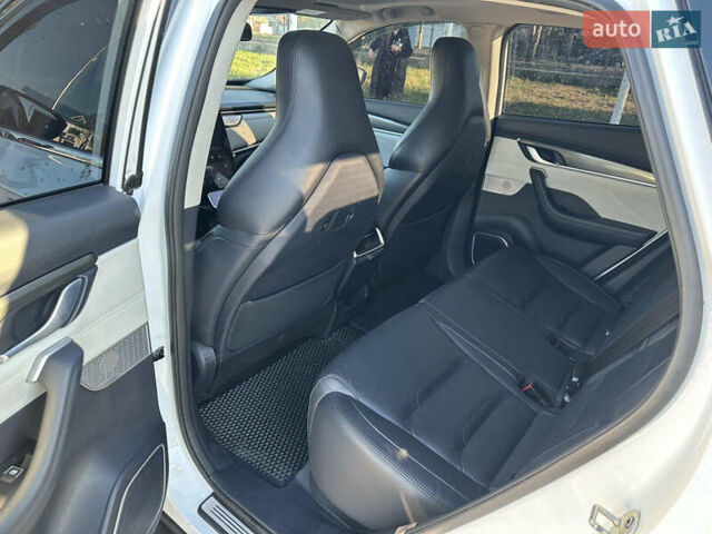 Weltmeister EX5 2019 в Житомире на Automoto.ua Белый Weltmeister EX5, объемом двигателя 0 л и пробегом 43 тыс. км за 15800 $, фото 10 на Automoto.ua