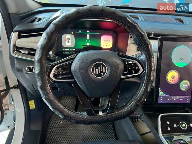 Белый Weltmeister EX5, объемом двигателя 0 л и пробегом 148 тыс. км за 14499 $, фото 8 на Automoto.ua