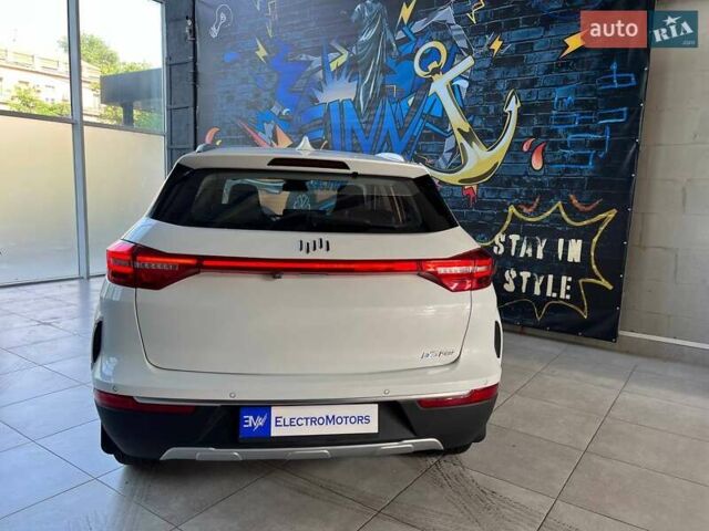 Белый Weltmeister EX5, объемом двигателя 0 л и пробегом 148 тыс. км за 14499 $, фото 5 на Automoto.ua