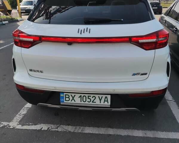 Белый Weltmeister EX5, объемом двигателя 0 л и пробегом 76 тыс. км за 15990 $, фото 5 на Automoto.ua