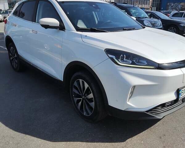 Белый Weltmeister EX5, объемом двигателя 0 л и пробегом 76 тыс. км за 15990 $, фото 4 на Automoto.ua