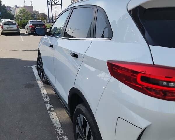 Белый Weltmeister EX5, объемом двигателя 0 л и пробегом 76 тыс. км за 15990 $, фото 3 на Automoto.ua