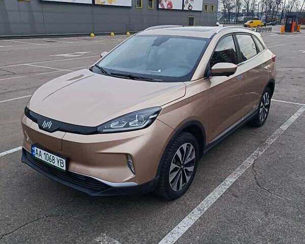 Бежевый Weltmeister EX5, объемом двигателя 0 л и пробегом 70 тыс. км за 14500 $, фото 1 на Automoto.ua