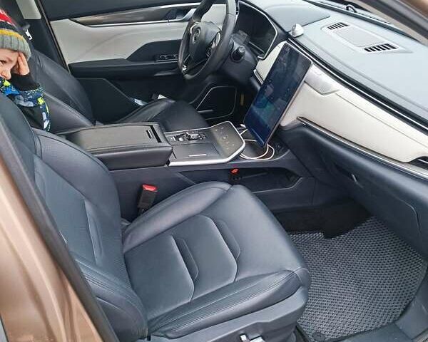 Бежевый Weltmeister EX5, объемом двигателя 0 л и пробегом 70 тыс. км за 14500 $, фото 9 на Automoto.ua