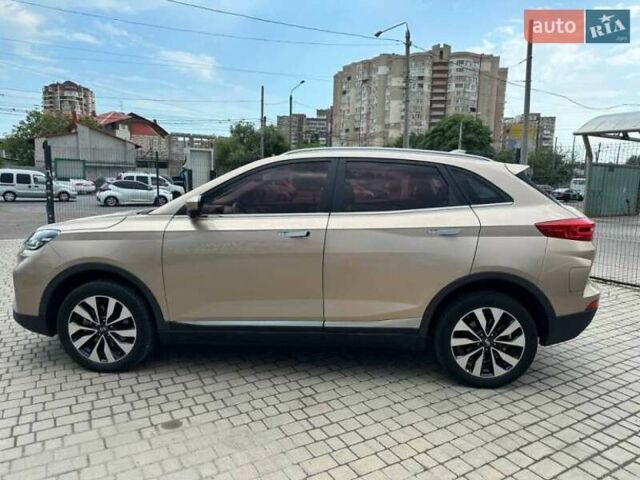 Бежевий Weltmeister EX5, об'ємом двигуна 0 л та пробігом 125 тис. км за 13900 $, фото 5 на Automoto.ua