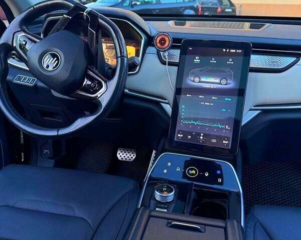 Черный Weltmeister EX5, объемом двигателя 0 л и пробегом 61 тыс. км за 18800 $, фото 10 на Automoto.ua
