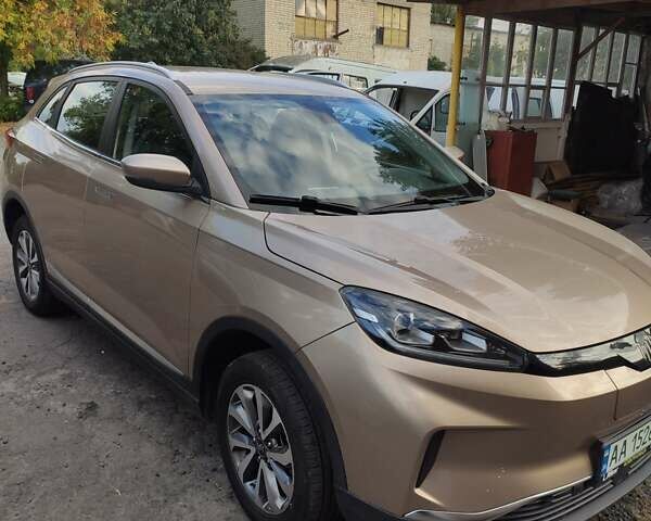 Коричневый Weltmeister EX5, объемом двигателя 0 л и пробегом 35 тыс. км за 13800 $, фото 4 на Automoto.ua
