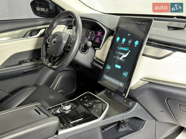 Серый Weltmeister EX5, объемом двигателя 0 л и пробегом 58 тыс. км за 25000 $, фото 45 на Automoto.ua