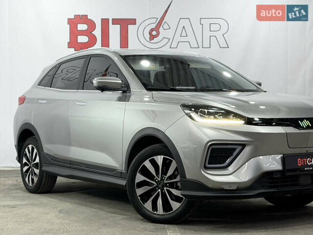 Серый Weltmeister EX5, объемом двигателя 0 л и пробегом 58 тыс. км за 25000 $, фото 3 на Automoto.ua