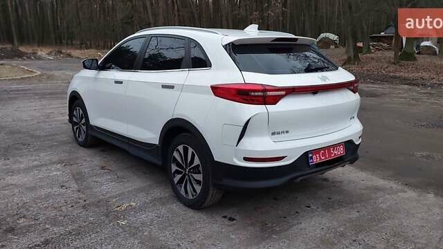 Білий Weltmeister EX5-Z, об'ємом двигуна 0 л та пробігом 48 тис. км за 22000 $, фото 4 на Automoto.ua