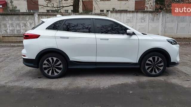 Білий Weltmeister EX5-Z, об'ємом двигуна 0 л та пробігом 48 тис. км за 22000 $, фото 2 на Automoto.ua