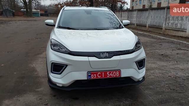 Білий Weltmeister EX5-Z, об'ємом двигуна 0 л та пробігом 48 тис. км за 22000 $, фото 3 на Automoto.ua