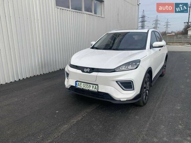 Белый Weltmeister EX5-Z, объемом двигателя 0 л и пробегом 7 тыс. км за 18000 $, фото 2 на Automoto.ua