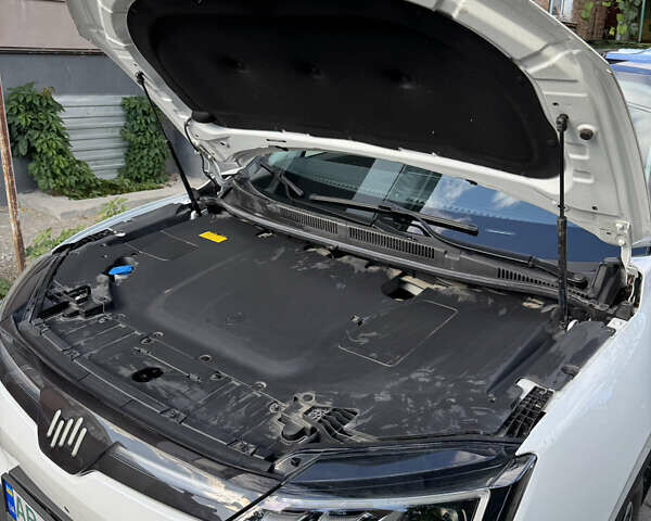 Weltmeister W6 2021 в Виннице на Automoto.ua Белый Weltmeister W6, объемом двигателя 0 л и пробегом 18 тыс. км за 19000 $, фото 29 на Automoto.ua
