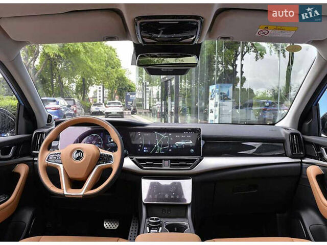 Белый Weltmeister W6, объемом двигателя 0 л и пробегом 1 тыс. км за 35000 $, фото 1 на Automoto.ua