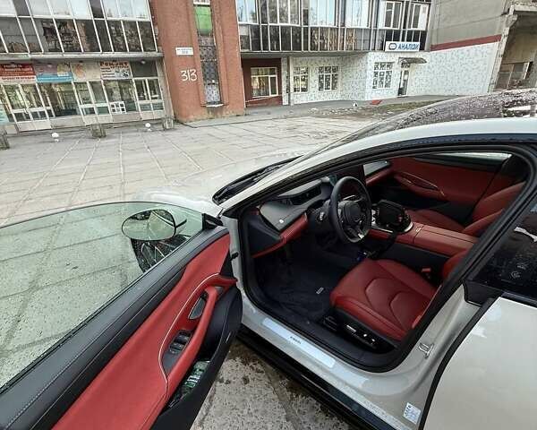 Сірий Xiaomi SU7, об'ємом двигуна 0 л та пробігом 5 тис. км за 33000 $, фото 21 на Automoto.ua