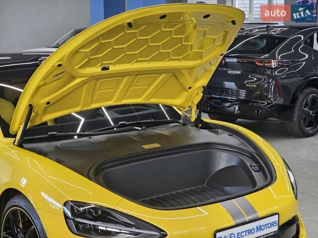 Жовтий Xiaomi SU7 Ultra, об'ємом двигуна 0 л та пробігом 4 тис. км за 82999 $, фото 13 на Automoto.ua