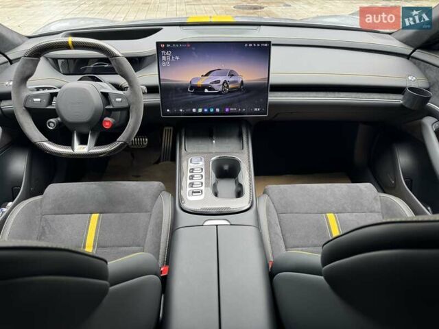 Серый Xiaomi SU7 Ultra, объемом двигателя 0 л и пробегом 3 тыс. км за 77999 $, фото 9 на Automoto.ua
