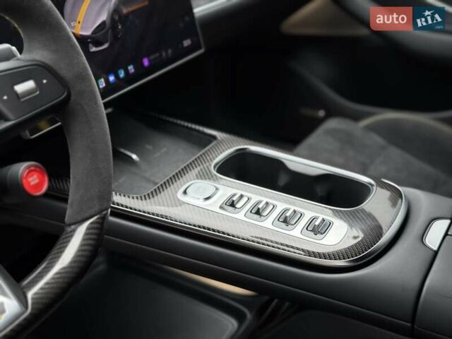 Серый Xiaomi SU7 Ultra, объемом двигателя 0 л и пробегом 3 тыс. км за 77999 $, фото 12 на Automoto.ua