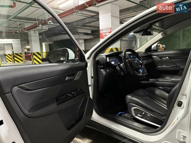 Білий Xpeng G3, об'ємом двигуна 0 л та пробігом 128 тис. км за 18500 $, фото 17 на Automoto.ua