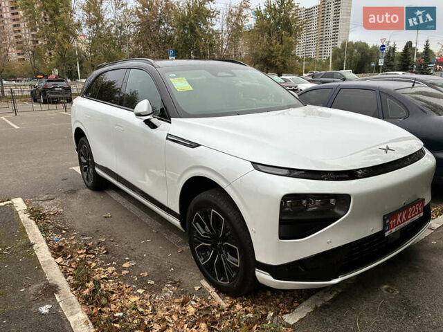 Белый Xpeng G9, объемом двигателя 0 л и пробегом 1 тыс. км за 46000 $, фото 3 на Automoto.ua