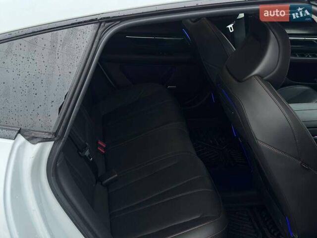 Белый Xpeng P7, объемом двигателя 0 л и пробегом 24 тыс. км за 29000 $, фото 16 на Automoto.ua