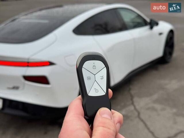 Белый Xpeng P7, объемом двигателя 0 л и пробегом 24 тыс. км за 29000 $, фото 8 на Automoto.ua
