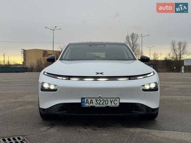 Белый Xpeng P7, объемом двигателя 0 л и пробегом 24 тыс. км за 29000 $, фото 3 на Automoto.ua