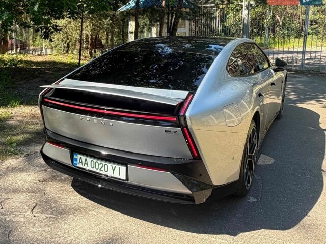 Серый Xpeng P7, объемом двигателя 0 л и пробегом 8 тыс. км за 44900 $, фото 5 на Automoto.ua