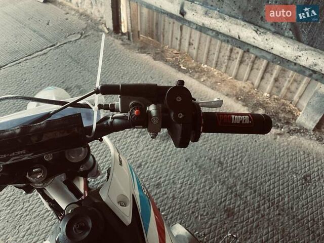 Белый YCF 125cc, объемом двигателя 0 л и пробегом 1 тыс. км за 1007 $, фото 5 на Automoto.ua