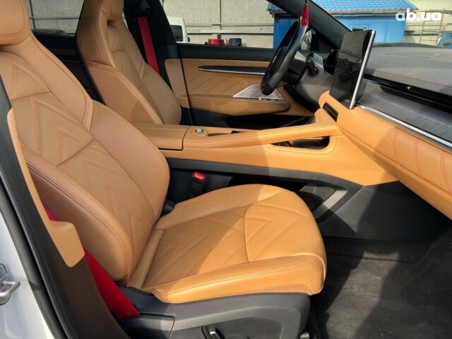Белый Zeekr 001, объемом двигателя 0 л и пробегом 41 тыс. км за 36690 $, фото 33 на Automoto.ua