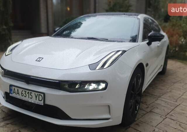 Білий Zeekr 001, об'ємом двигуна 0 л та пробігом 59 тис. км за 32400 $, фото 2 на Automoto.ua