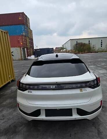 Белый Zeekr 001, объемом двигателя 0 л и пробегом 29 тыс. км за 40000 $, фото 6 на Automoto.ua