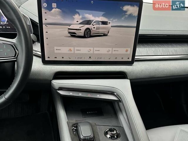 Белый Zeekr 001, объемом двигателя 0 л и пробегом 52 тыс. км за 42990 $, фото 26 на Automoto.ua