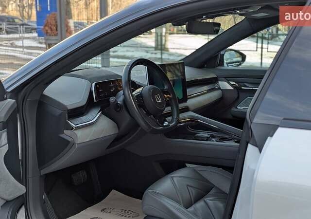 Білий Zeekr 001, об'ємом двигуна 0 л та пробігом 34 тис. км за 33399 $, фото 42 на Automoto.ua