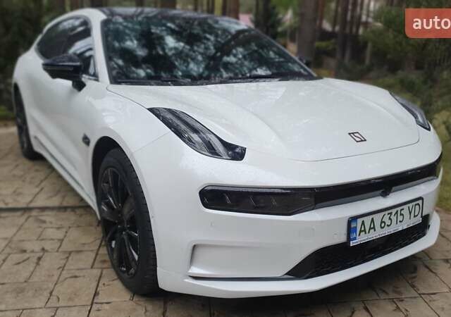 Білий Zeekr 001, об'ємом двигуна 0 л та пробігом 59 тис. км за 32400 $, фото 4 на Automoto.ua
