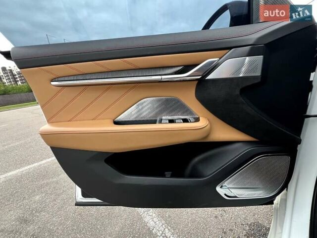 Білий Zeekr 001, об'ємом двигуна 0 л та пробігом 59 тис. км за 32400 $, фото 18 на Automoto.ua