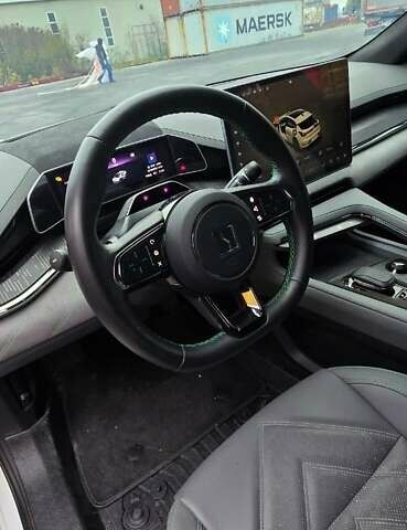 Белый Zeekr 001, объемом двигателя 0 л и пробегом 29 тыс. км за 40000 $, фото 5 на Automoto.ua