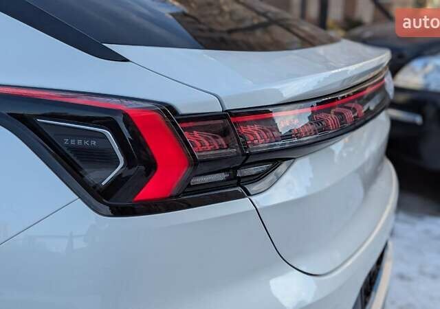 Білий Zeekr 001, об'ємом двигуна 0 л та пробігом 34 тис. км за 33399 $, фото 8 на Automoto.ua
