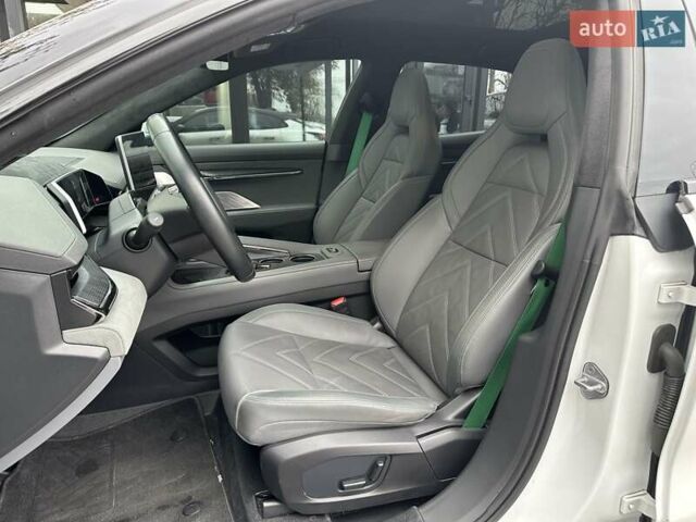 Белый Zeekr 001, объемом двигателя 0 л и пробегом 52 тыс. км за 42990 $, фото 19 на Automoto.ua