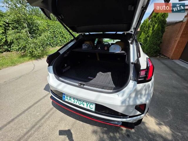 Білий Zeekr 001, об'ємом двигуна 0 л та пробігом 14 тис. км за 53800 $, фото 21 на Automoto.ua