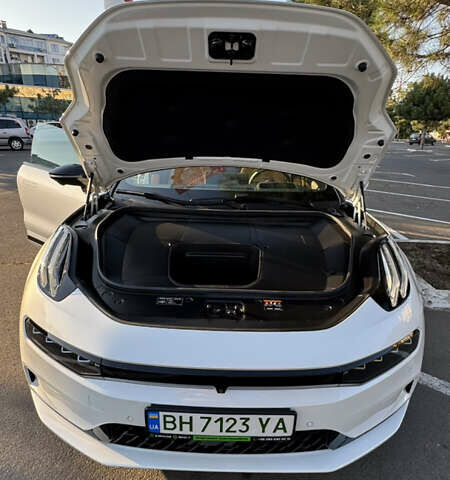 Белый Zeekr 001, объемом двигателя 0 л и пробегом 14 тыс. км за 40900 $, фото 18 на Automoto.ua