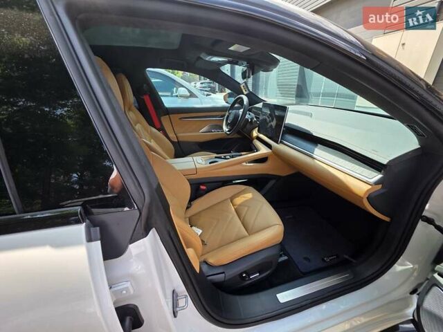 Білий Zeekr 001, об'ємом двигуна 0 л та пробігом 14 тис. км за 53800 $, фото 10 на Automoto.ua