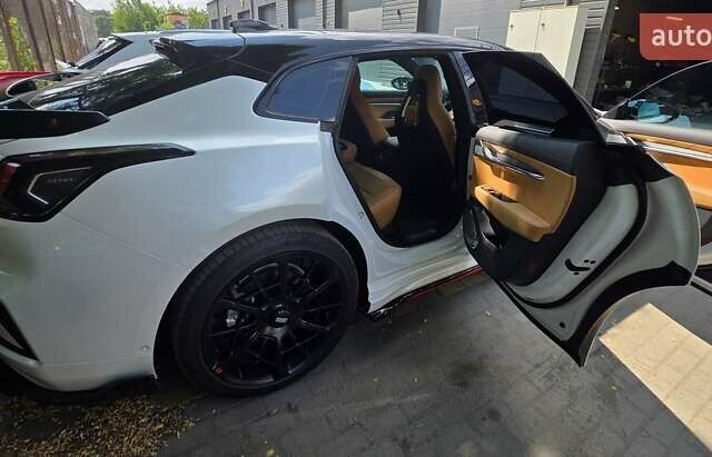 Білий Zeekr 001, об'ємом двигуна 0 л та пробігом 14 тис. км за 53800 $, фото 28 на Automoto.ua