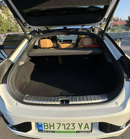 Белый Zeekr 001, объемом двигателя 0 л и пробегом 14 тыс. км за 40900 $, фото 11 на Automoto.ua